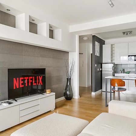 Cozy Family Apartments With Balcony Near Zlote Tarasy วอร์ซอ ภายนอก รูปภาพ