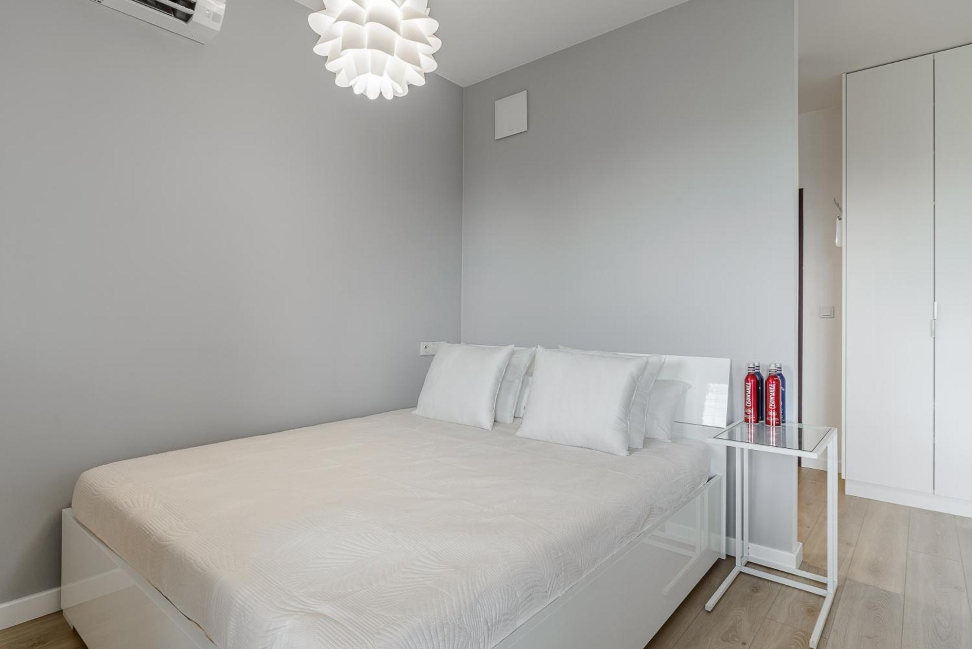 Cozy Family Apartments With Balcony Near Zlote Tarasy วอร์ซอ ภายนอก รูปภาพ