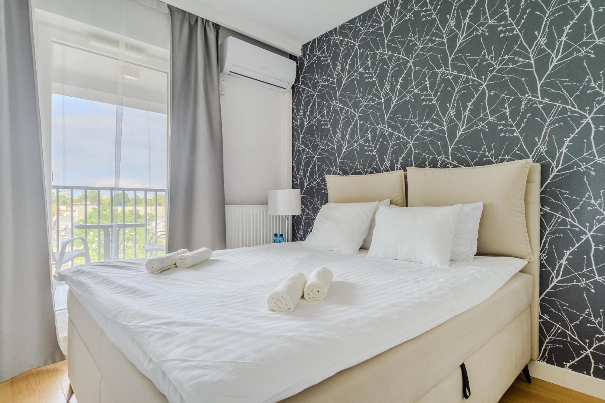 Cozy Family Apartments With Balcony Near Zlote Tarasy วอร์ซอ ภายนอก รูปภาพ