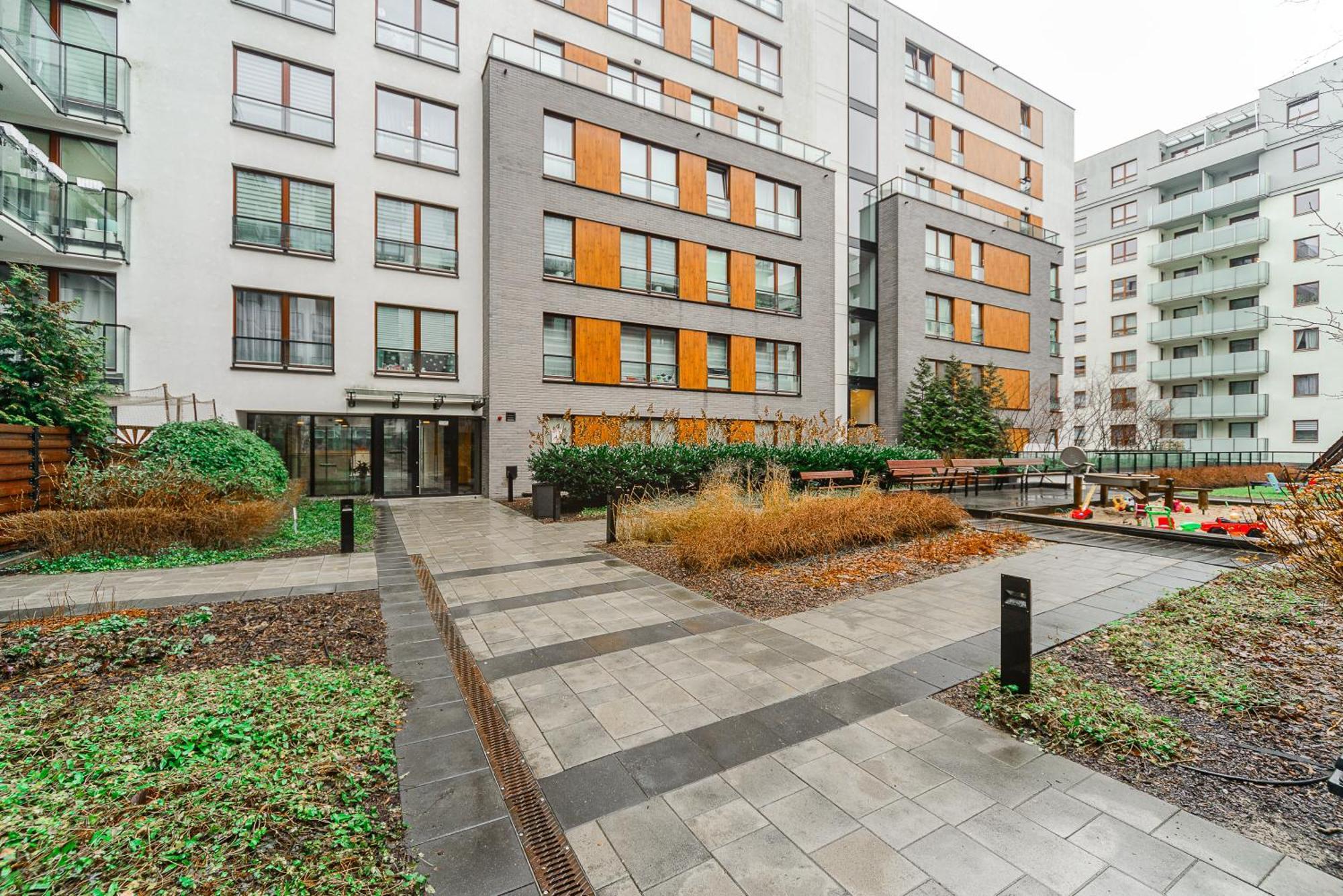 Cozy Family Apartments With Balcony Near Zlote Tarasy วอร์ซอ ห้อง รูปภาพ