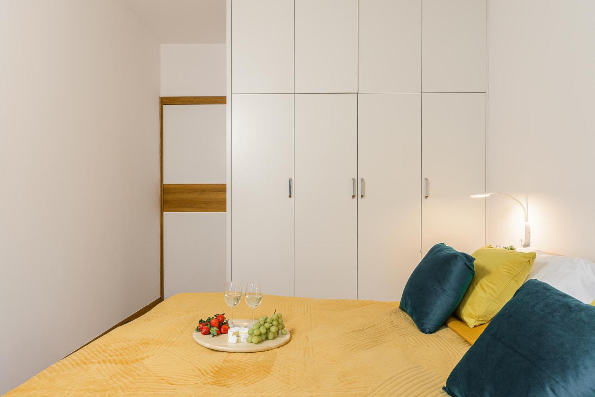 Cozy Family Apartments With Balcony Near Zlote Tarasy วอร์ซอ ห้อง รูปภาพ
