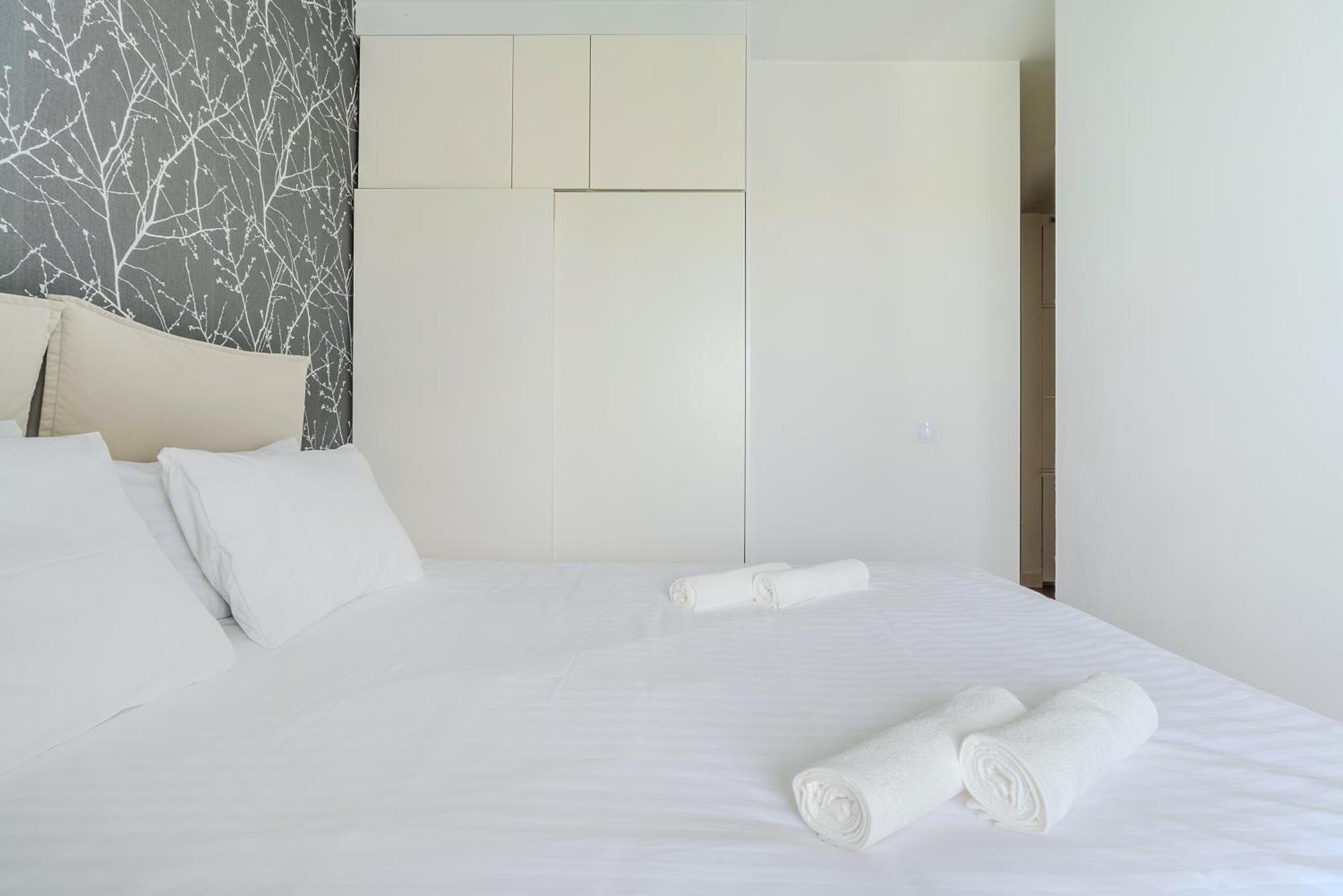 Cozy Family Apartments With Balcony Near Zlote Tarasy วอร์ซอ ห้อง รูปภาพ